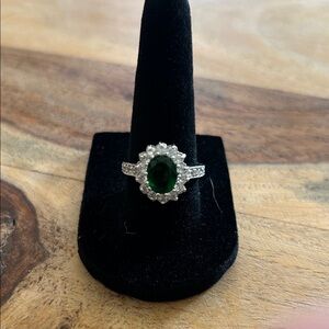 Elegant Green oval and Silver Women's Ring